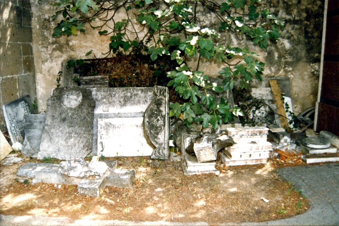 monumento funebre, frammento - bottega sarda (sec. XIX)