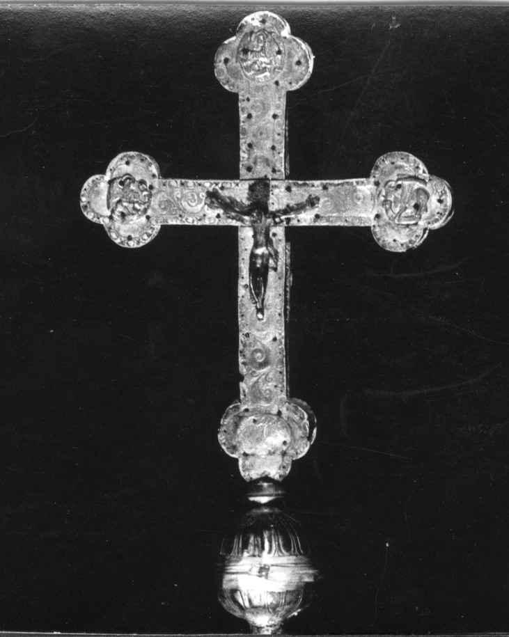 croce processionale - bottega sassarese (fine/ inizio secc. XVII/ XVIII)