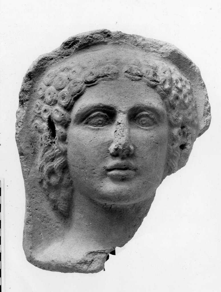 testa femminile votiva (secc. IV a.C.-III a.C)