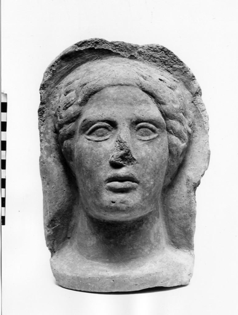 testa femminile votiva (secc. III a.C.-II a.C)