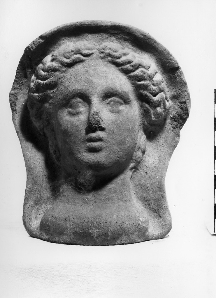 testa femminile votiva (sec. II a.C)