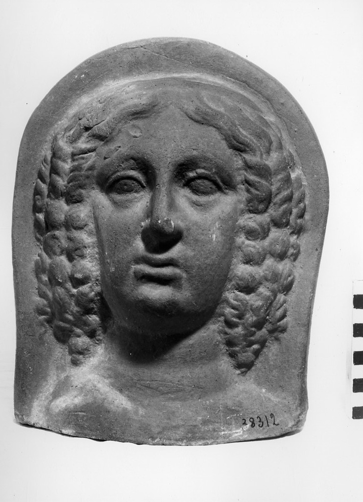 testa femminile votiva (fine/ inizio secc. III a.C.-II a.C)