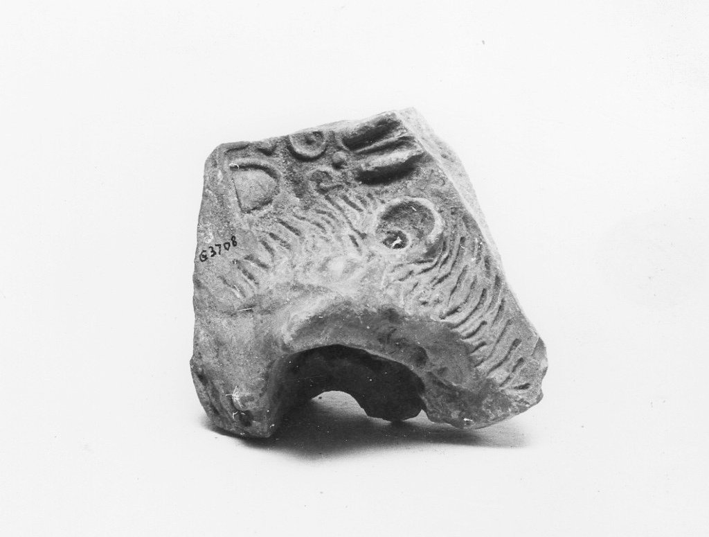 lastra con gocciolatoio (età tardo repubblicana)