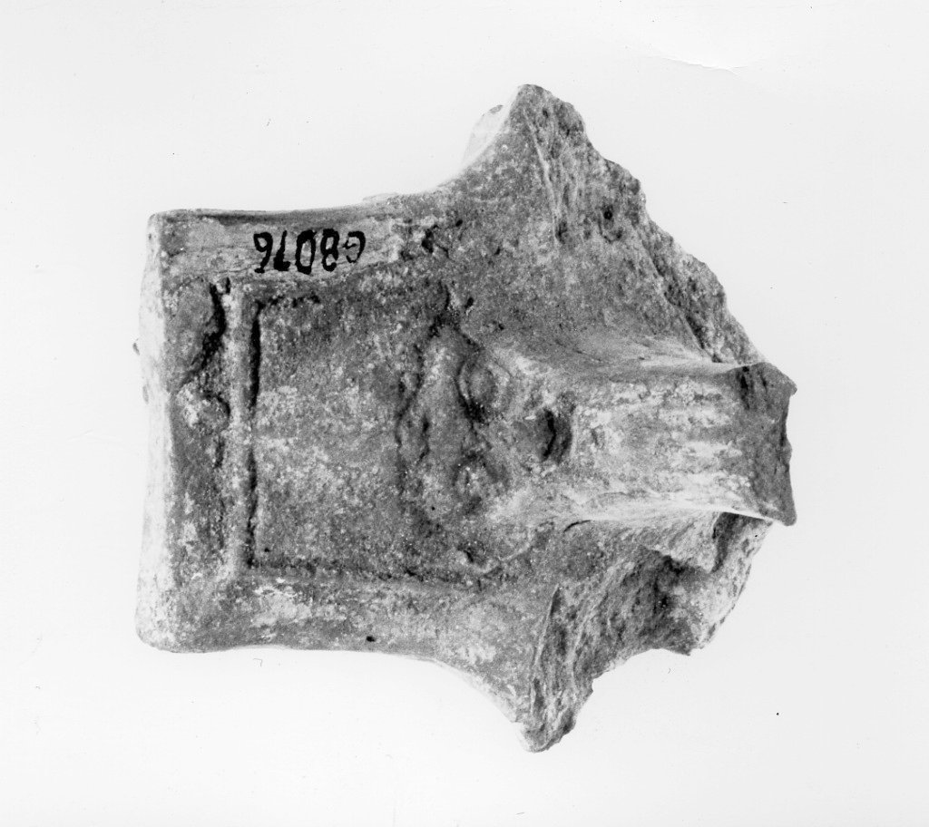 fornello/ ansa (secc. II a.C.-I a.C)