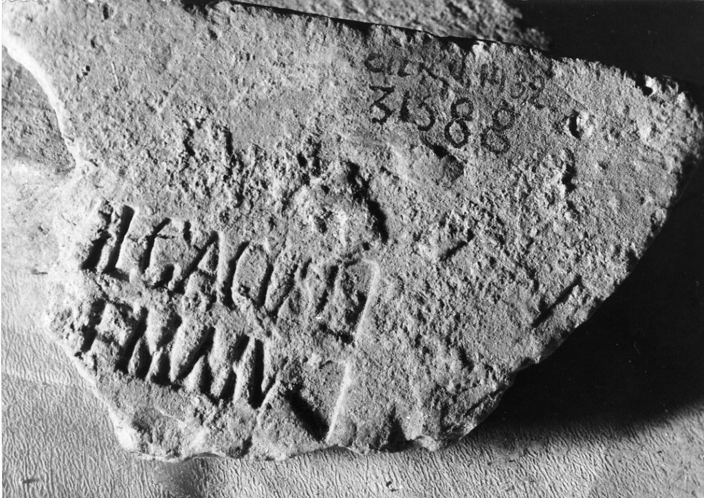 laterizio con bollo - praedia di Q. Servilius Pudens (127 d.C)