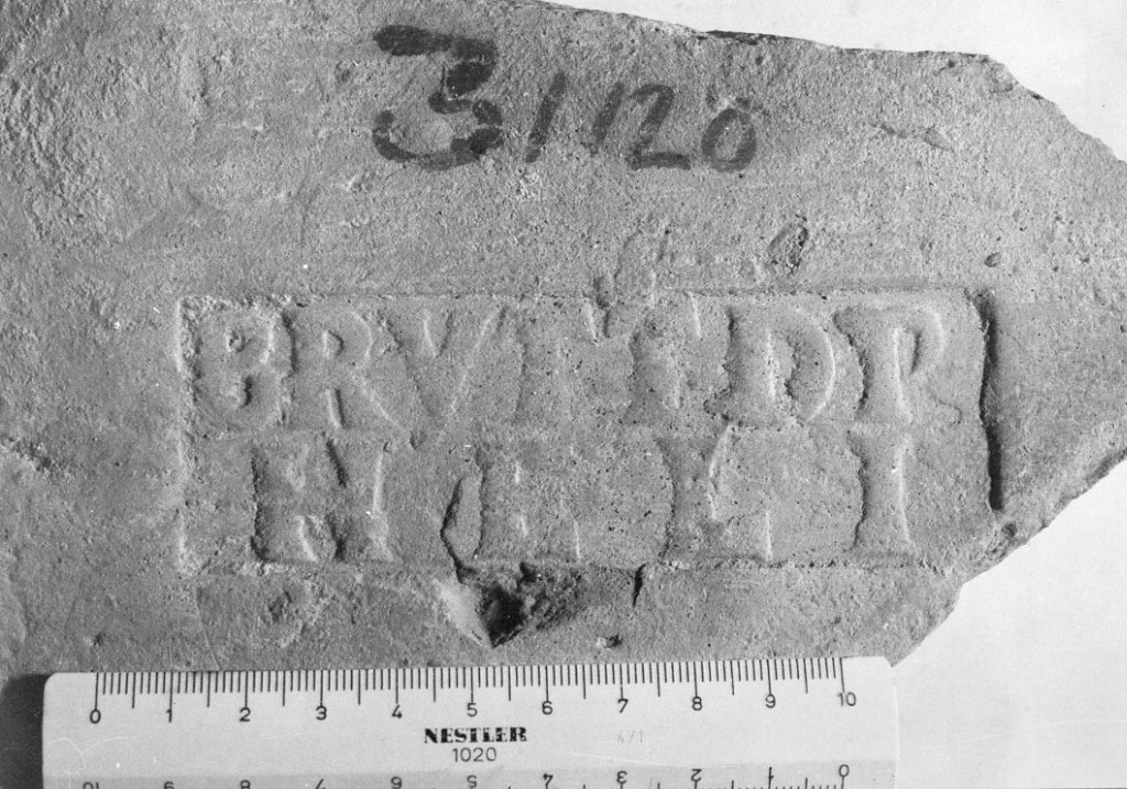 laterizio con bollo - Figlinae Bruttianae (124 d.C)