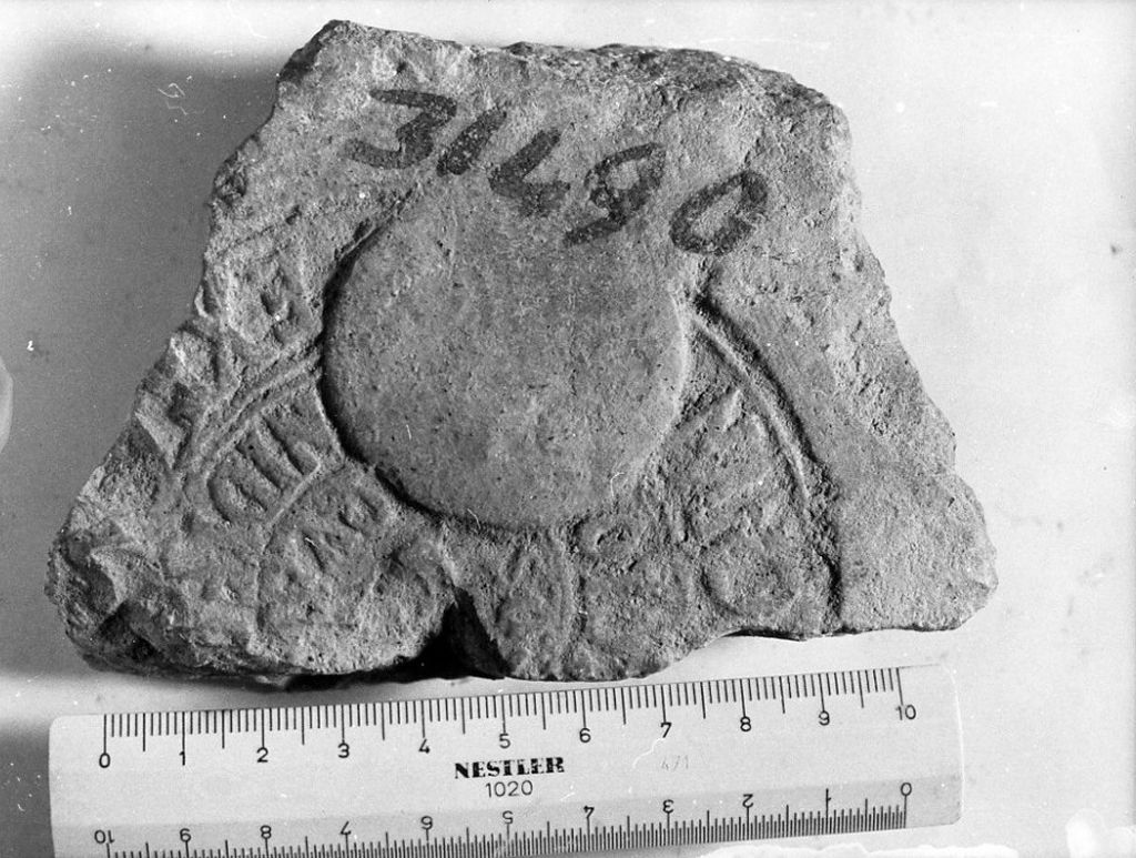 laterizio con bollo - Asinia Quadratilla (142 d.C)