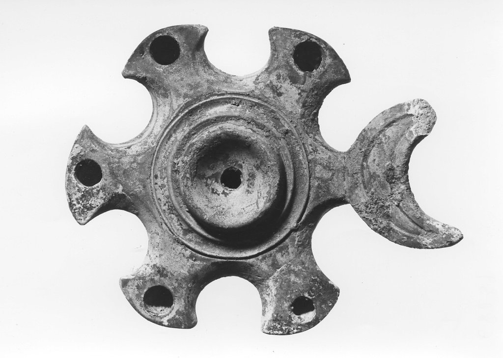 lucerna polilicne (sec. I d.C)