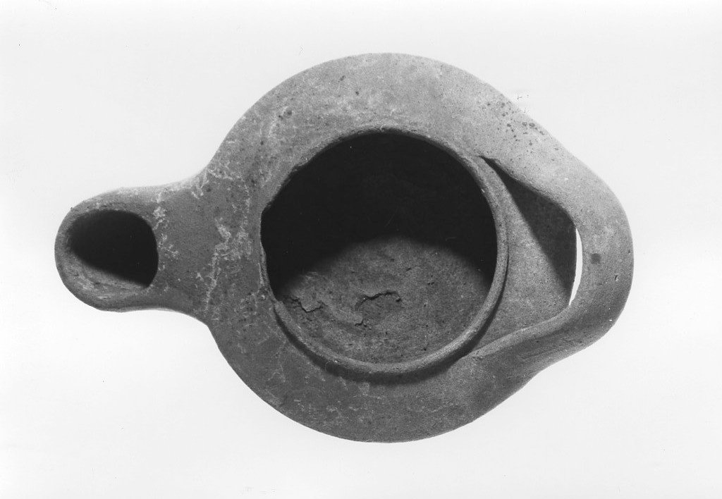 lucerna (sec. IV a.C)