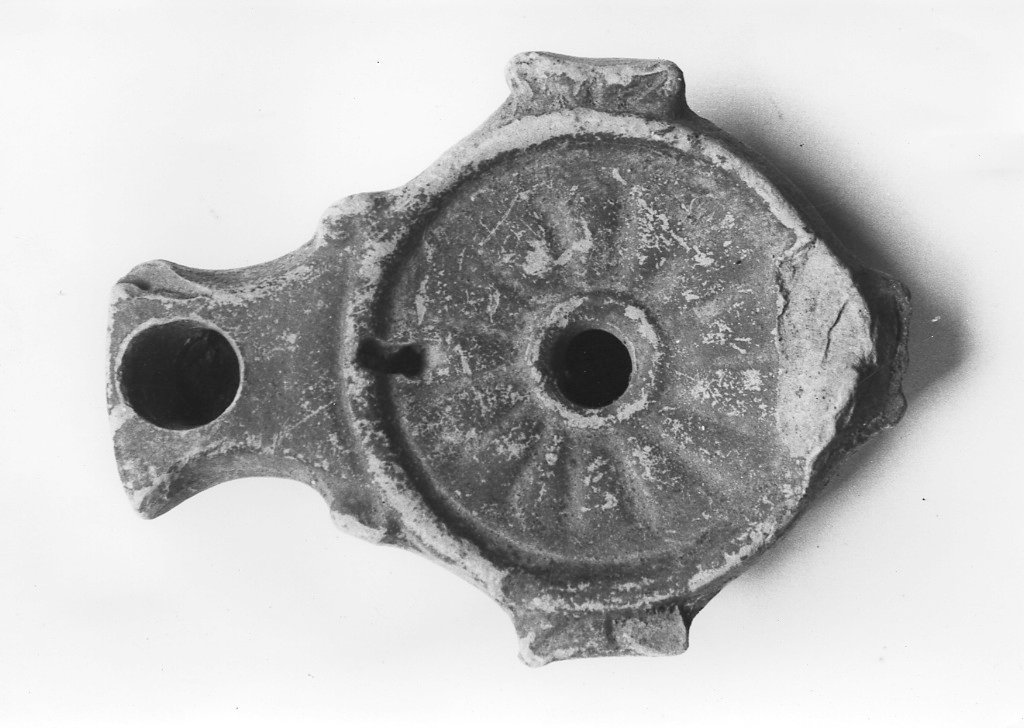 lucerna, Dresel-Lamboglia, 3 (sec. I a.C)