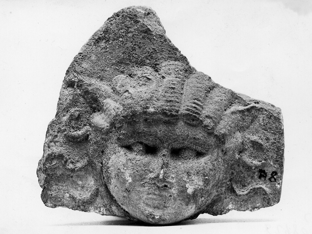 antefissa (sec. IV a.C)