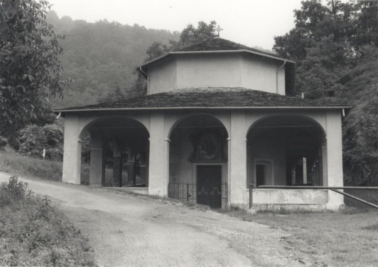 Cappella della Madonna delle Grazie (cappella) - Roccasparvera (CN)  (XIX, secondo quarto)