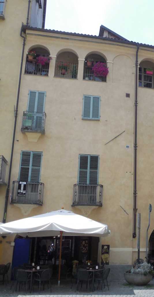 Casa in Piazza Santarosa, 33, 34 (casa) - SAVIGLIANO (CN)  (XIX, seconda metà)