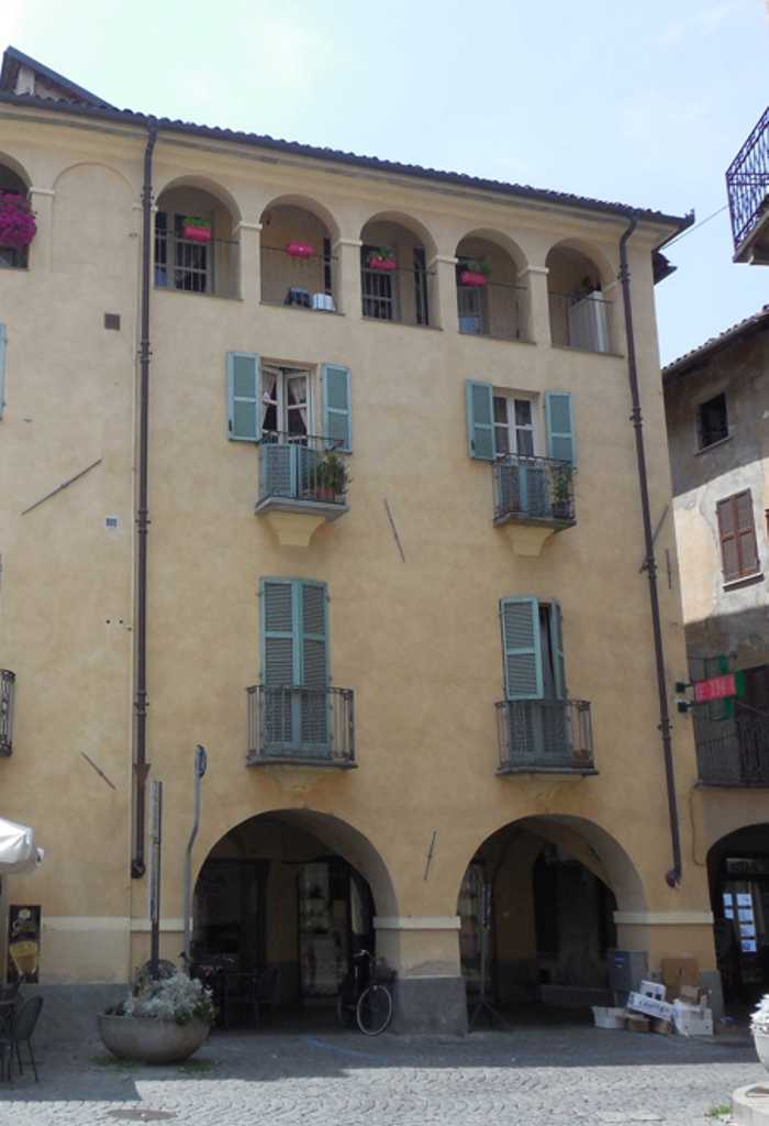 Casa in Piazza Santarosa, 35, 36 (casa) - SAVIGLIANO (CN)  (XIX, seconda metà)