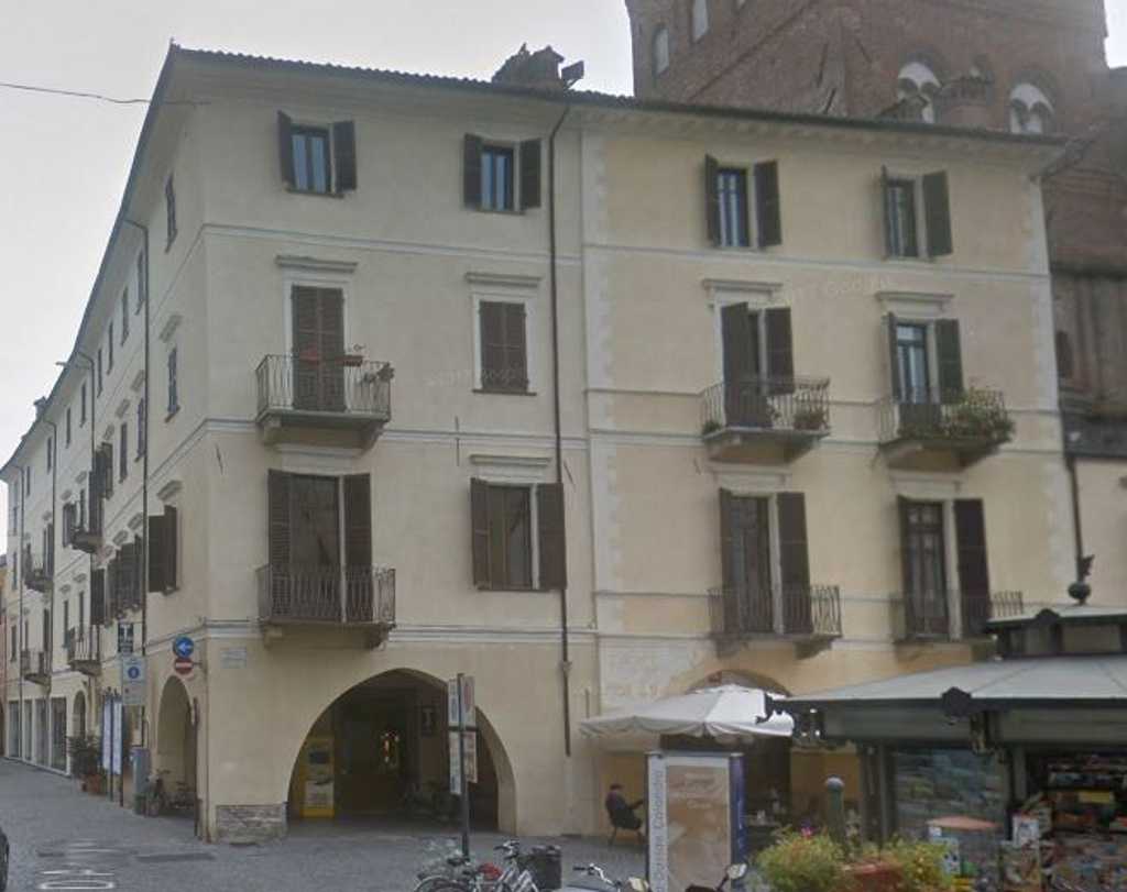 Casa in Piazza Santarosa, 43, 44, 45 (casa) - SAVIGLIANO (CN)  (XIX, seconda metà)