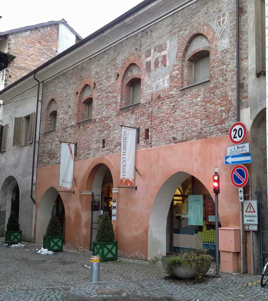 Palazzo in Via Miretti, 4-6 (palazzo) - SAVIGLIANO (CN)  (XIV)