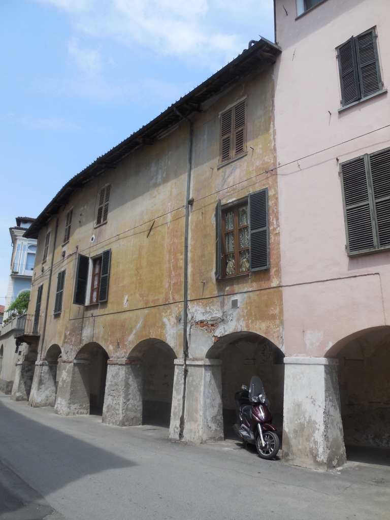 Palazzo Nazari di Calabiana (casa) - SAVIGLIANO (CN)  (XVI, seconda metà)