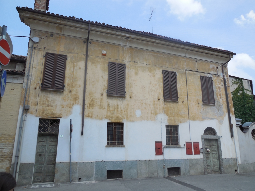 Palazzo Piozzi di Rosigliano (casa) - SAVIGLIANO (CN)  (XVIII, prima metà)