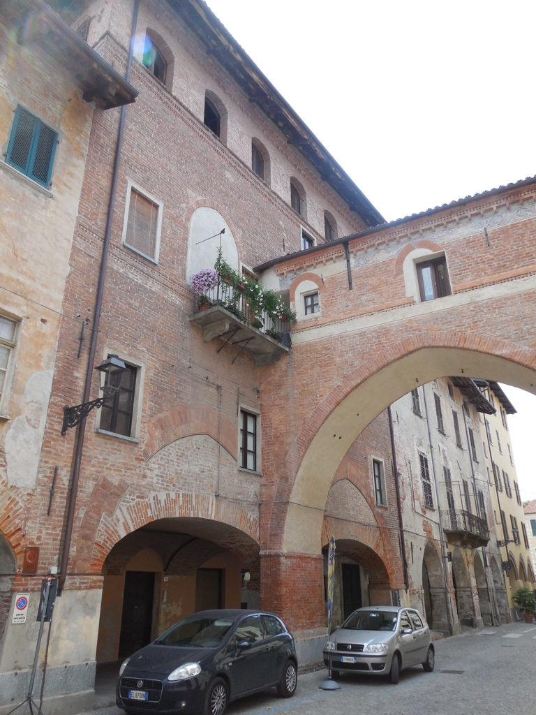 Palazzo Conte Perone (casa) - SAVIGLIANO (CN)  (XV, seconda metà)