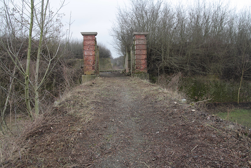 Cittadella, strada linea spezzata con ponti, uscente dalla porta del soccorso verso Asti (fortezza) - Alessandria (AL)  (XVIII; XX, inizio)