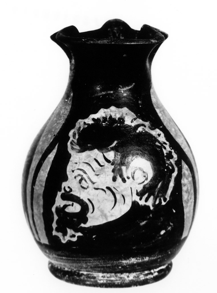 oinochoe a bocca trilobata - produzione apula (terzo quarto sec. IV a.C)