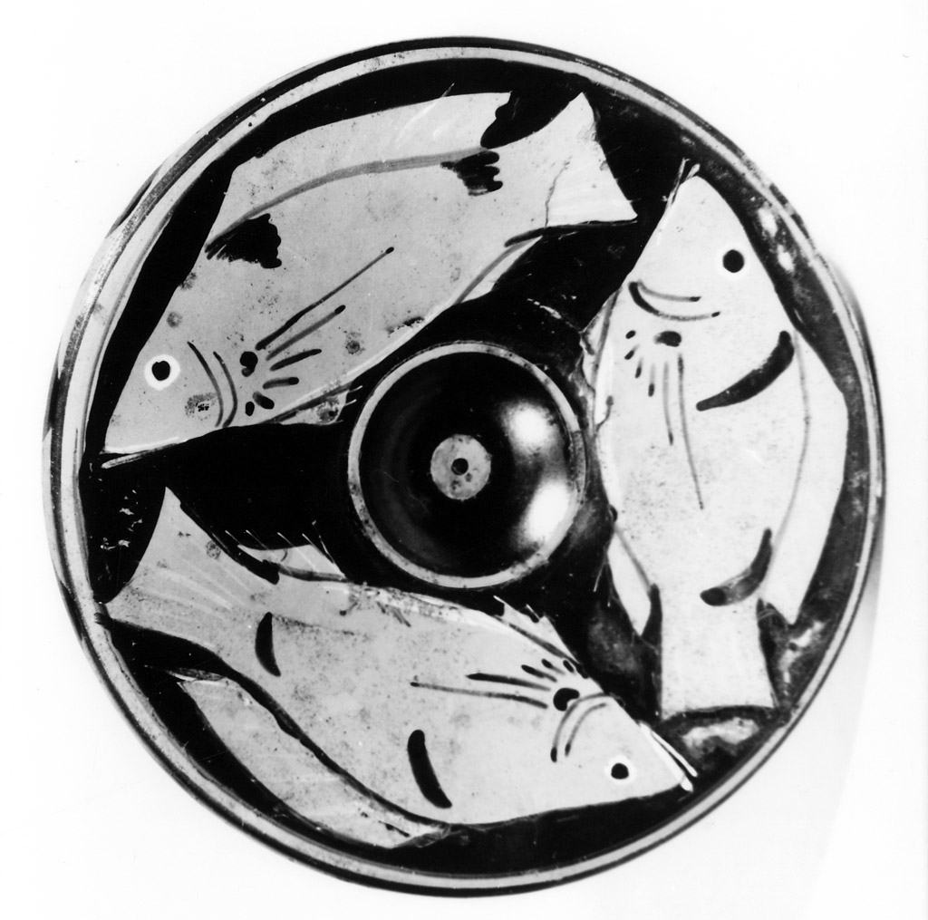 piatto da pesce - produzione campana (terzo quarto sec. IV a.C)