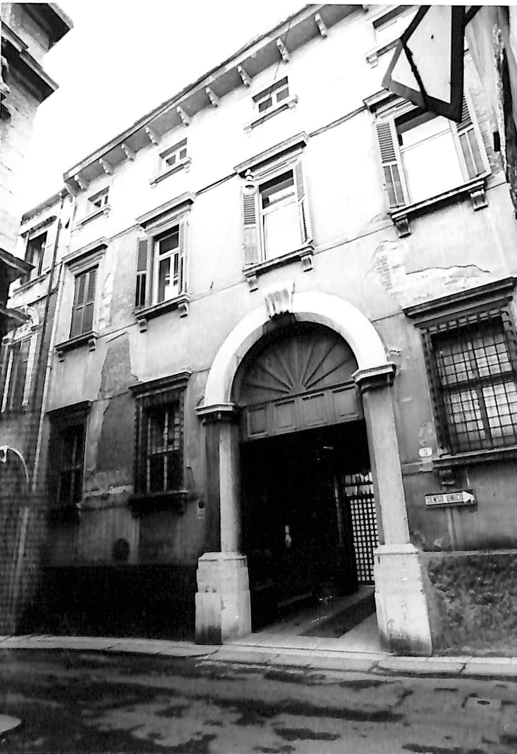 Palazzo Lonardi (palazzo, nobiliare) - Verona (VR)  (XVI)