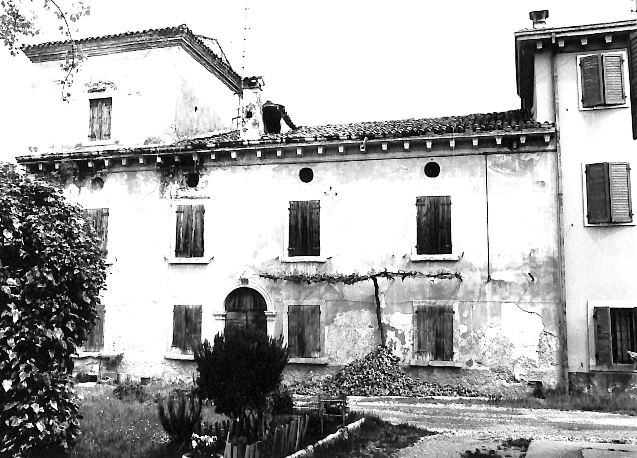 casale, rurale - Verona (VR)  (XVIII)