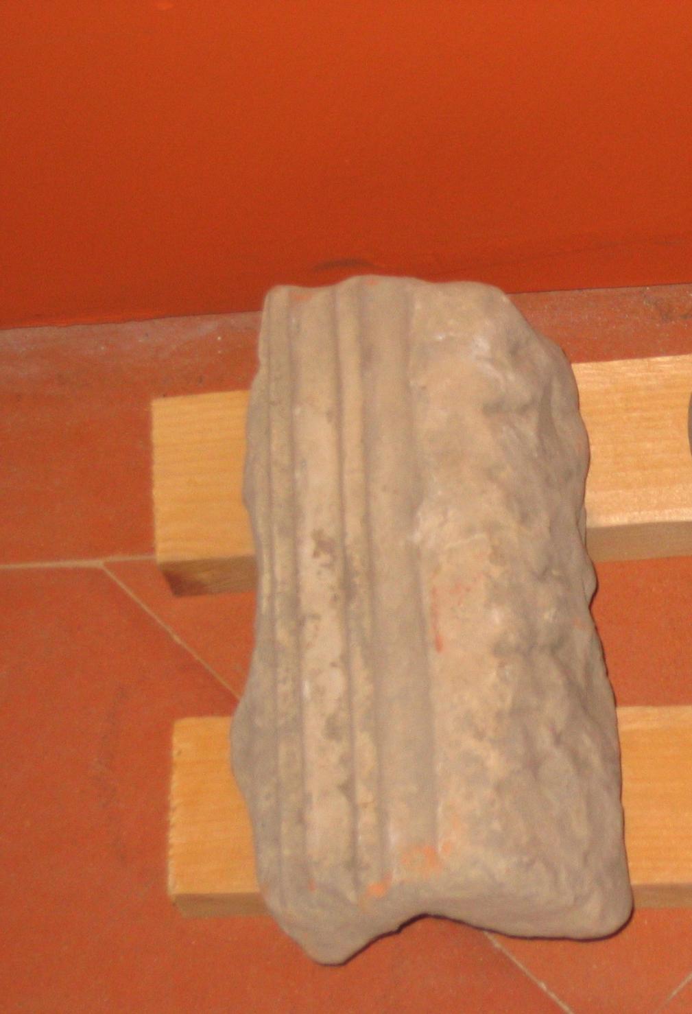 cornice architettonica, frammento - ambito toscano (sec. XIV)