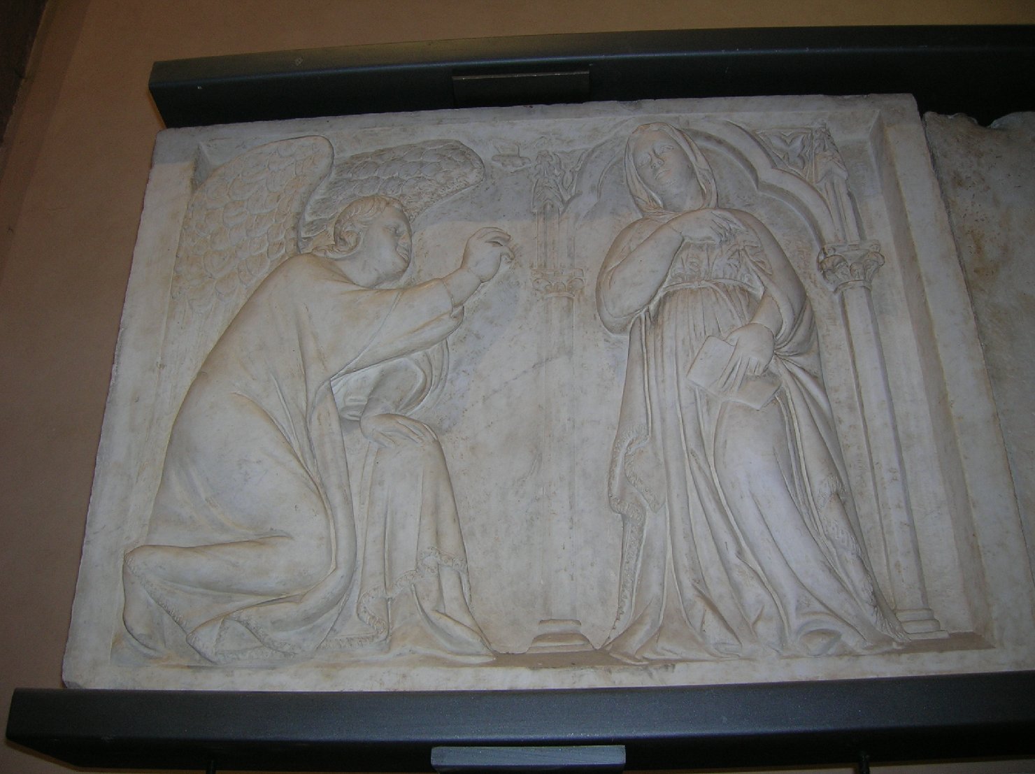 Annunciazione (rilievo, elemento d'insieme) - bottega pisana (fine/inizio secc. XIV/ XV)