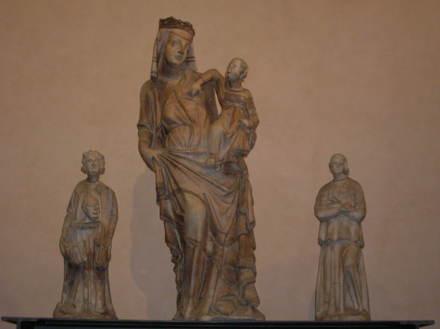 Madonna col Bambino (statua, elemento d'insieme) di Lupo di Francesco (attribuito) (sec. XIV)