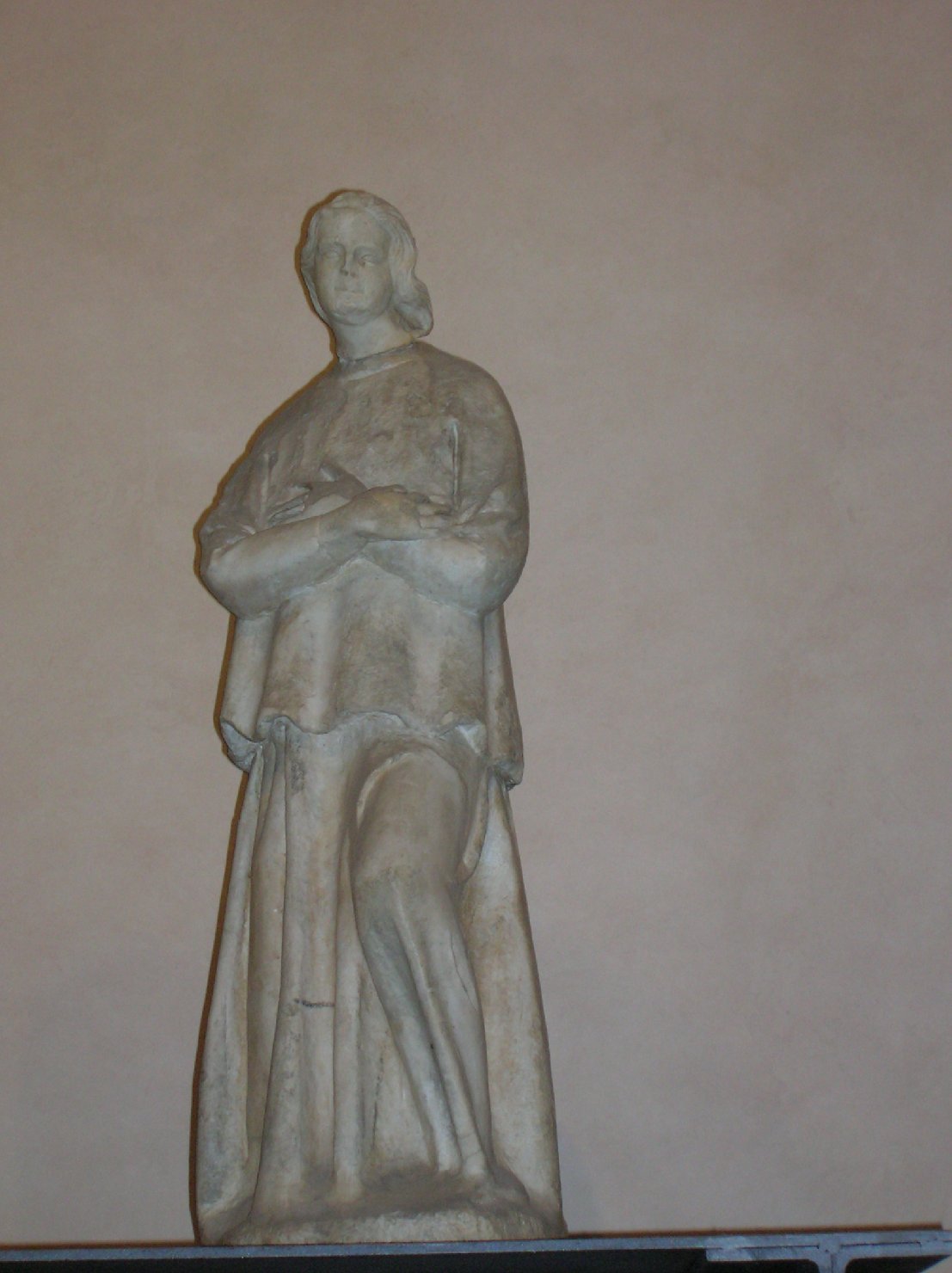 angelo (statua, elemento d'insieme) di Lupo di Francesco (attribuito) (sec. XIV)
