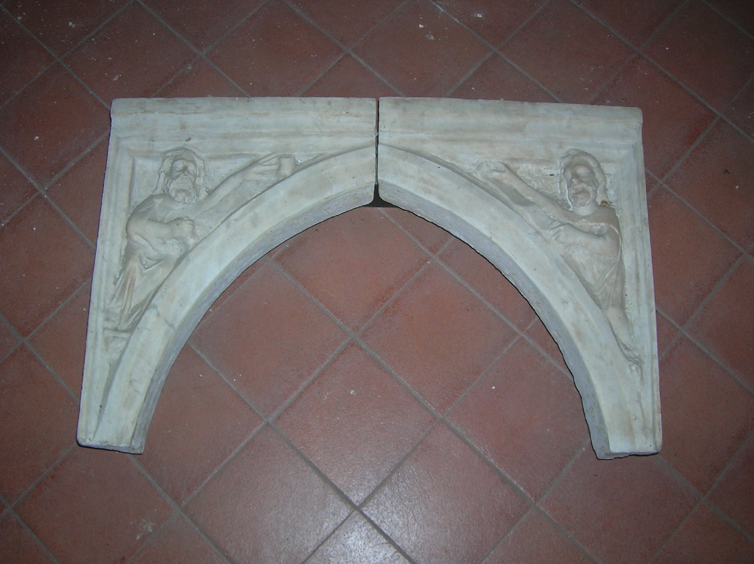 Profeti? (decorazione architettonica, elemento d'insieme) di Lupo di Francesco (attribuito) (prima metà sec. XIV)