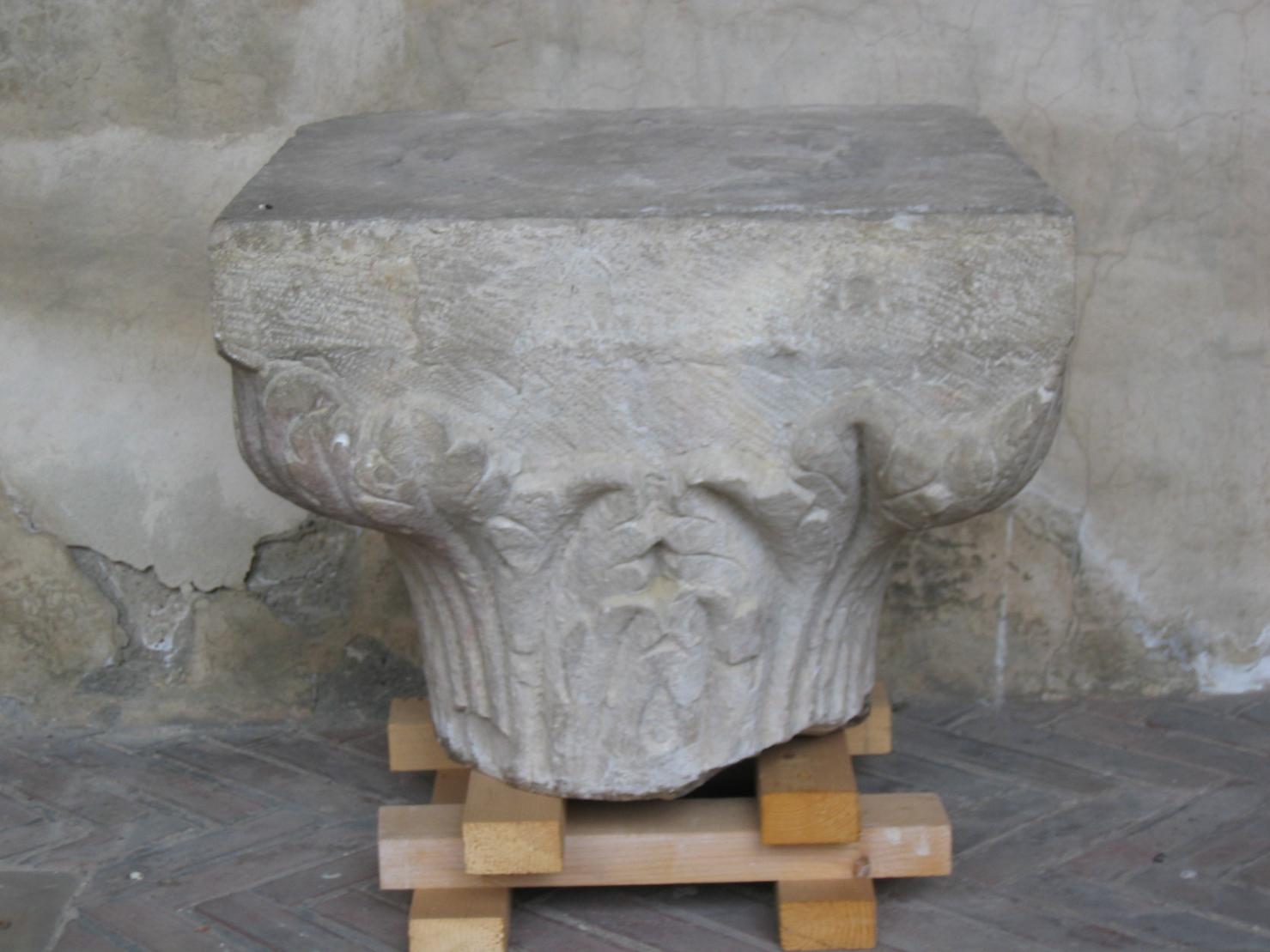 capitello, opera isolata - ambito italiano (sec. XII)