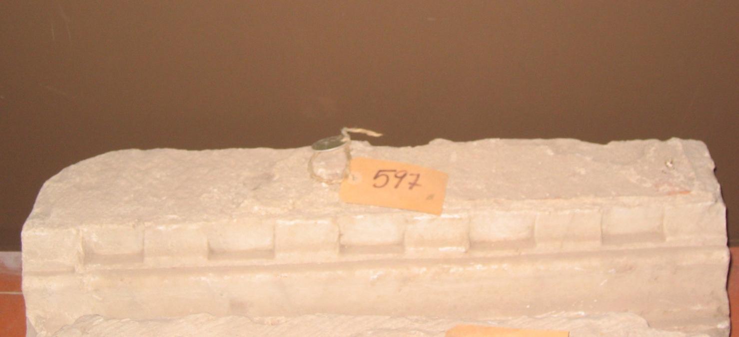 cornice, frammento - ambito pisano (sec. XIV)