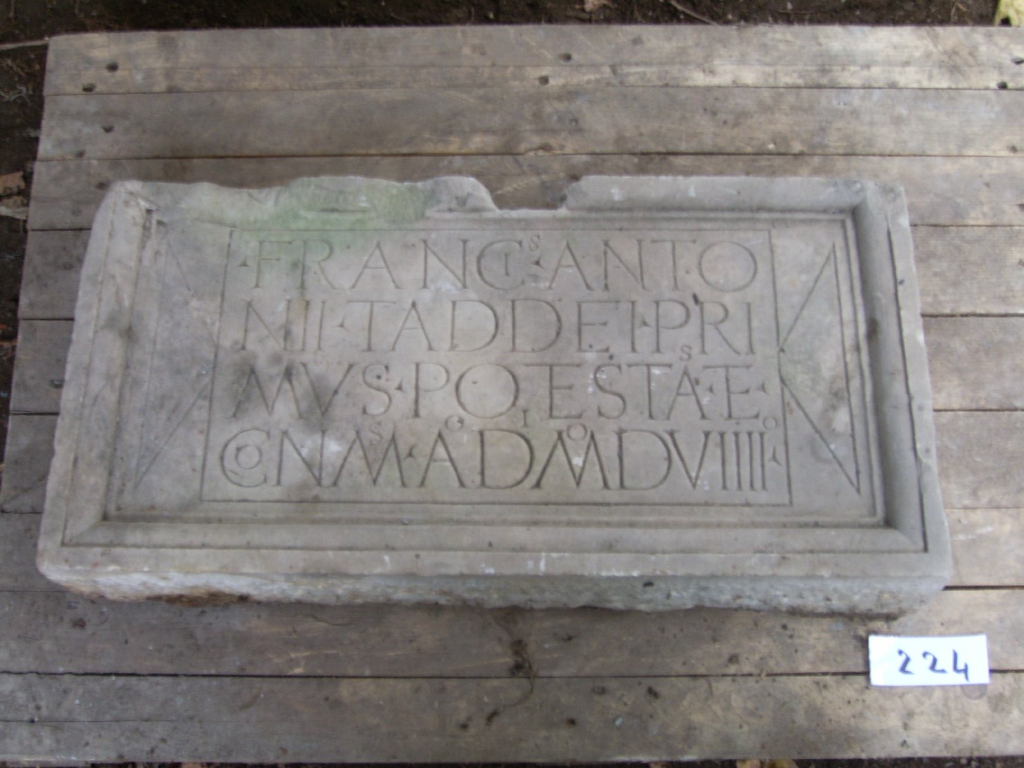 lapide commemorativa, frammento - ambito toscano (sec. XVI)