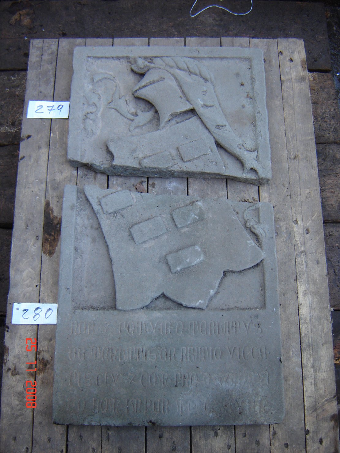 lapide commemorativa, frammento - ambito toscano (secondo quarto sec. XV)