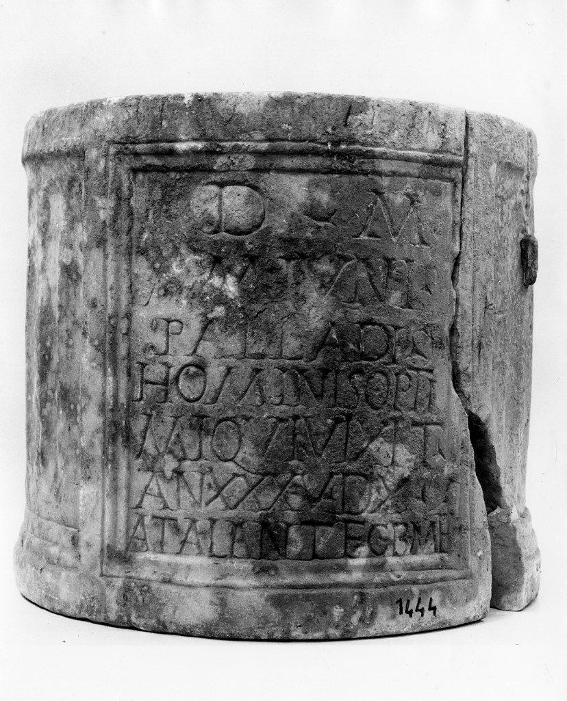 urna, M. Iunius Palladius (secc. II d.C.-III d.C)