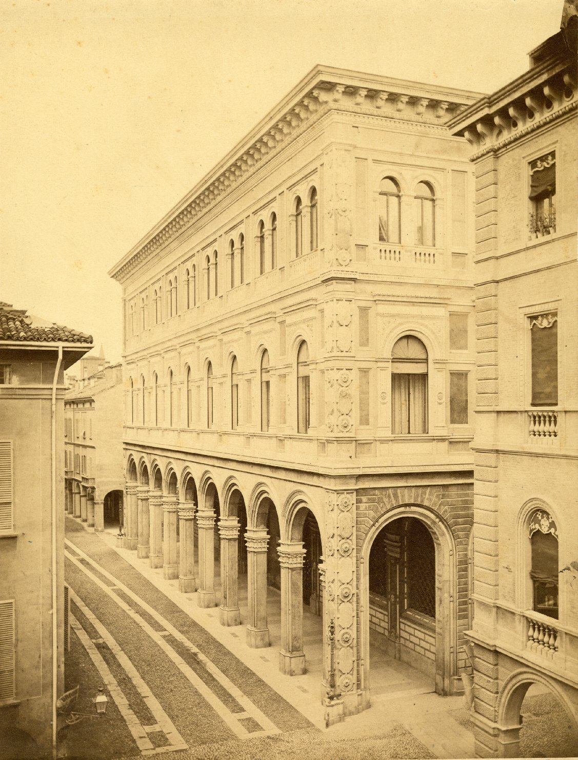 Bologna - Architetture - Palazzi (positivo) di Mengoni, Giuseppe, Fotografia Bertinazzi (attr) (XIX)