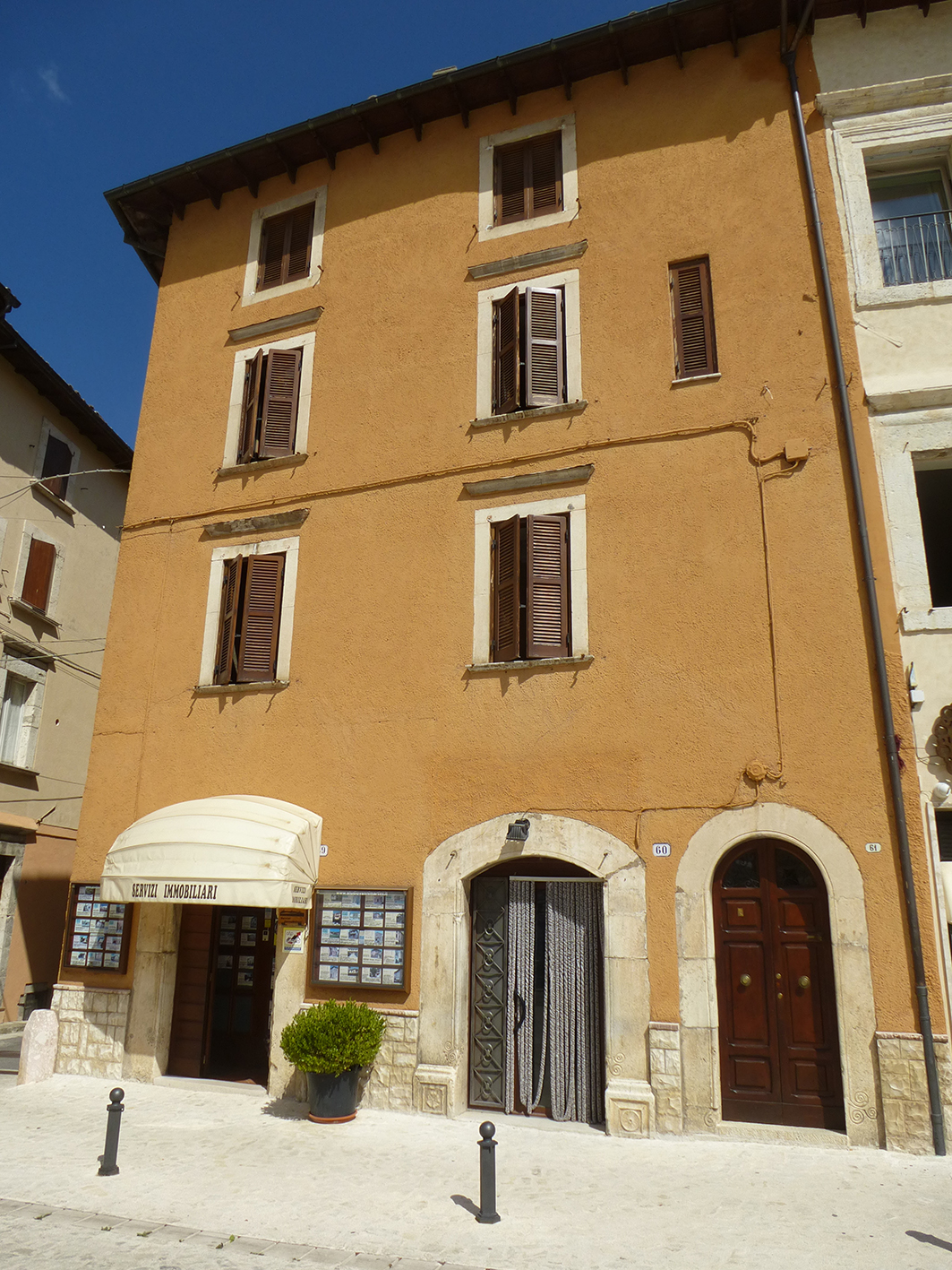 Edificio di abitazione in Via Brunori Bucarini (abitazione) - Leonessa (RI)  (XVI)