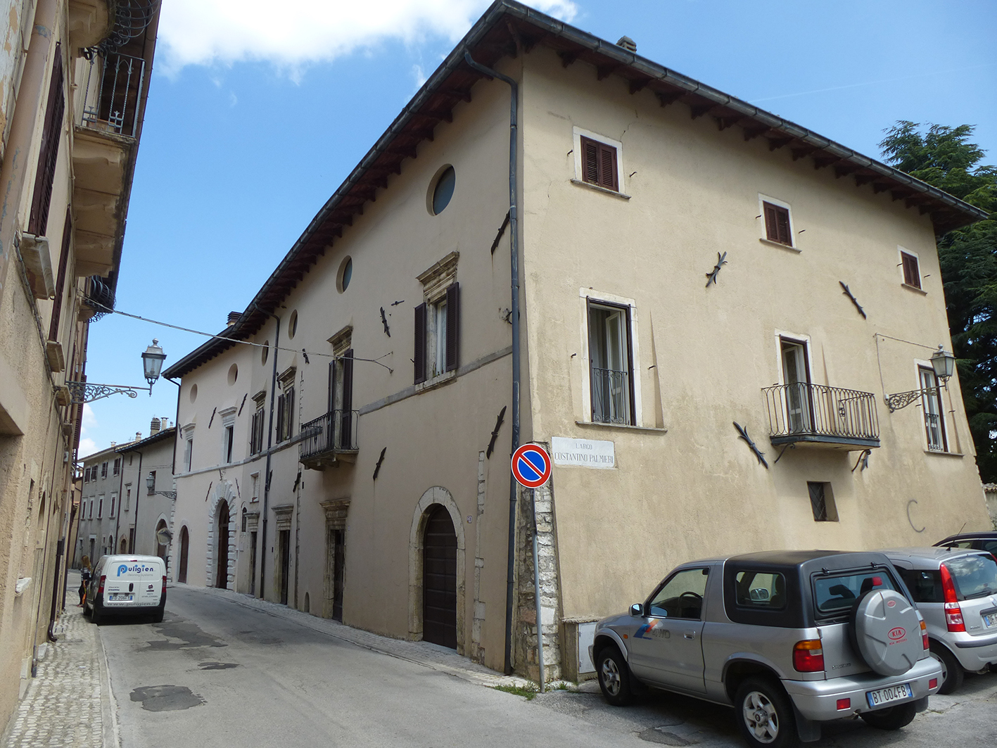 Palazzo Ettorre (palazzo, privato) - Leonessa (RI)  (XVIII)