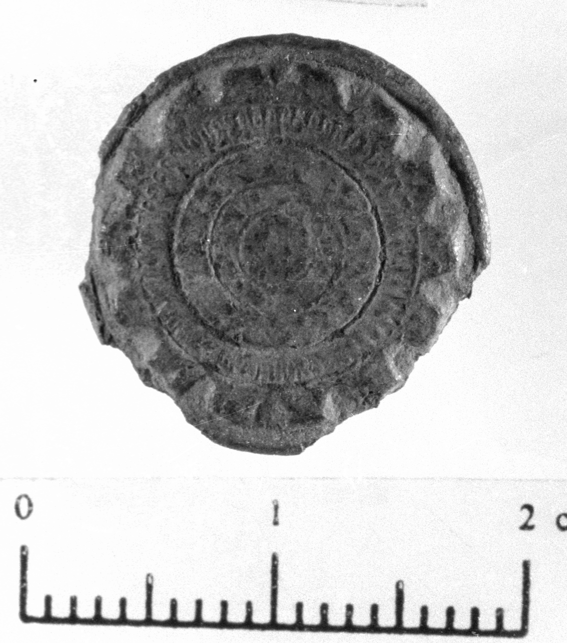 bottone con apicagnolo ad occhiello (secc. II a.C. - V d.C)