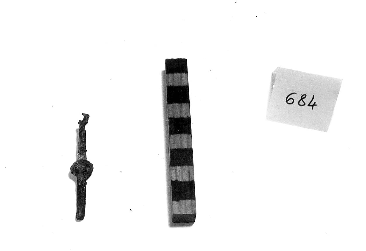 pendaglio a batacchio di non id, Percossi Serenelli tipo 6 g2 - fase Piceno IV A (prima metà sec. VI a.C)