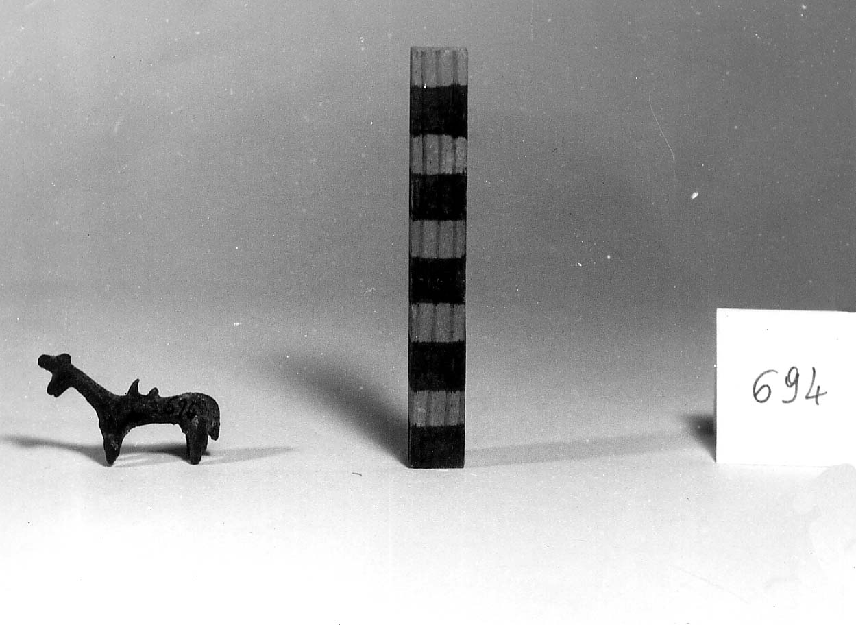 pendaglio a cavallino di non id, Percossi Serenelli tipo 16 a2 - fase Piceno IV A (prima metà sec. VI a.C)