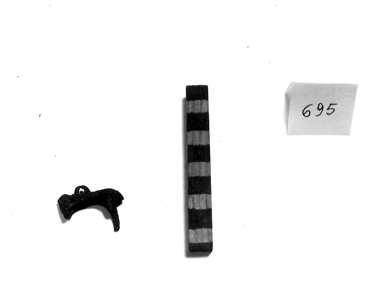 pendaglio a cavallino di non id, Percossi Serenelli tipo 16 a2 - fase Piceno IV A (prima metà sec. VI a.C)