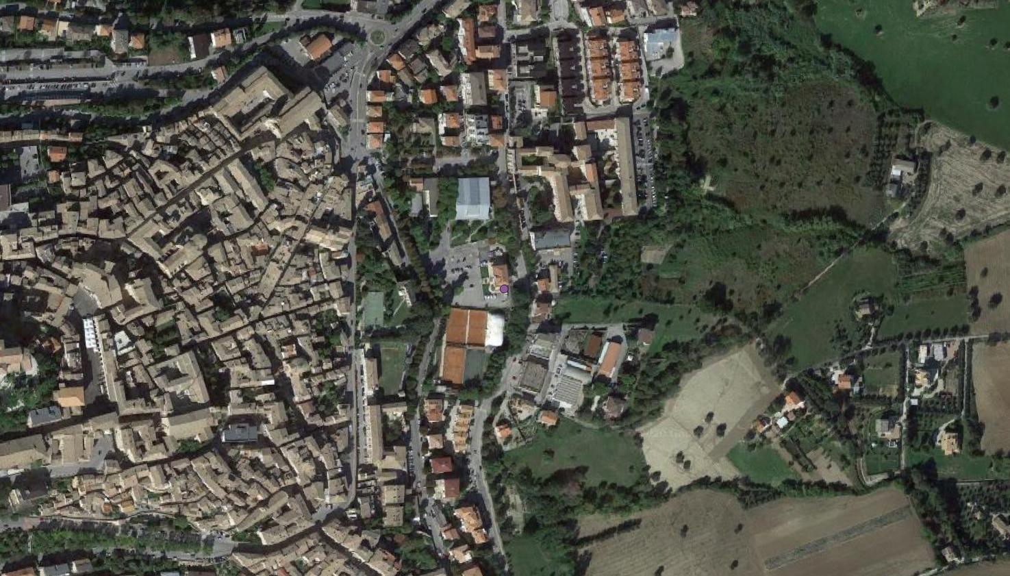 luogo con tracce di frequentazione, strato di frequentazione - Fermo (FM)  (PERIODIZZAZIONI/ ARCHI DI PERIODI/ età del bronzo, età del ferro, età romana)