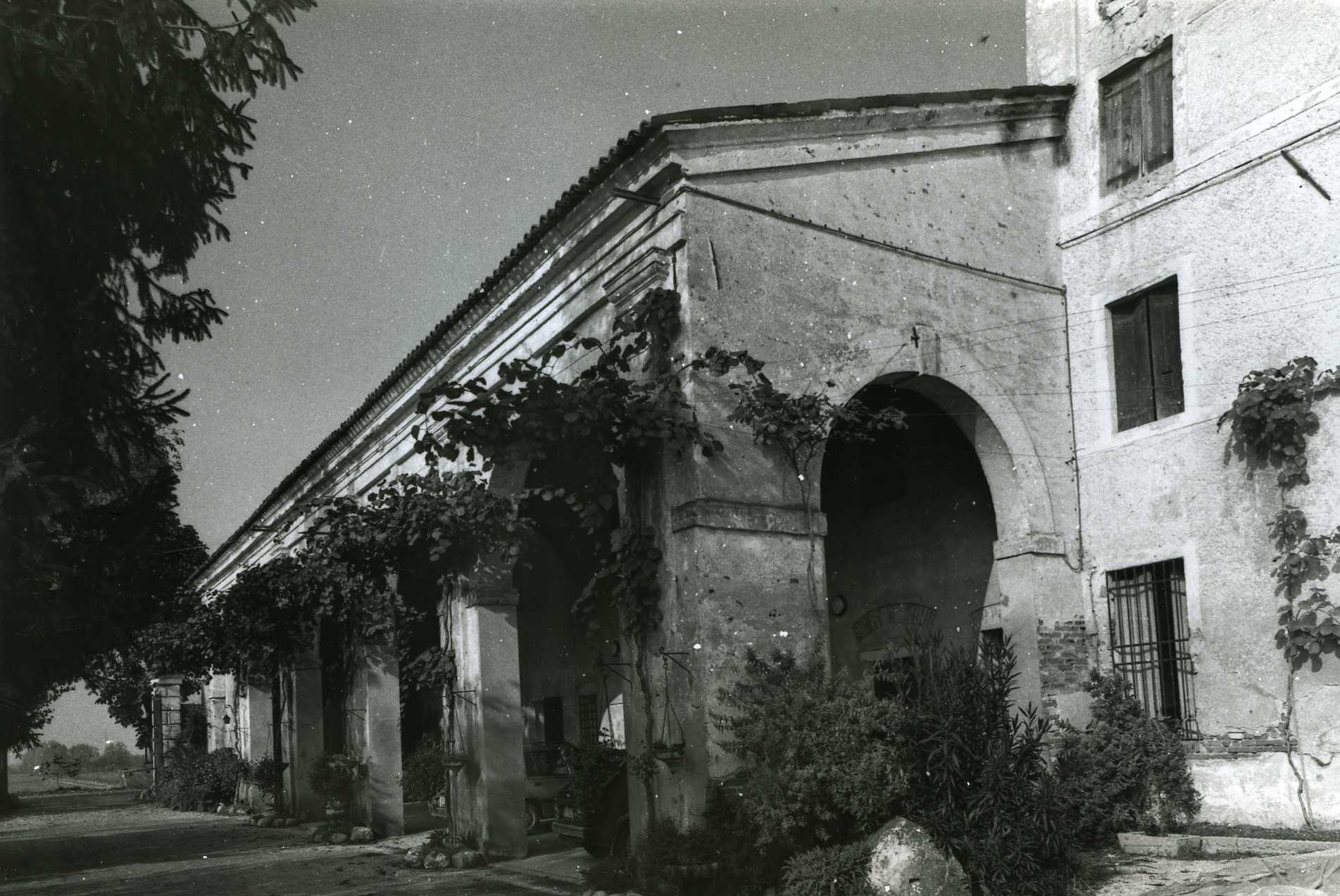Villa de Tacchi (edificio, rurale) - Quinto Vicentino (VI)  (XVI, fine)