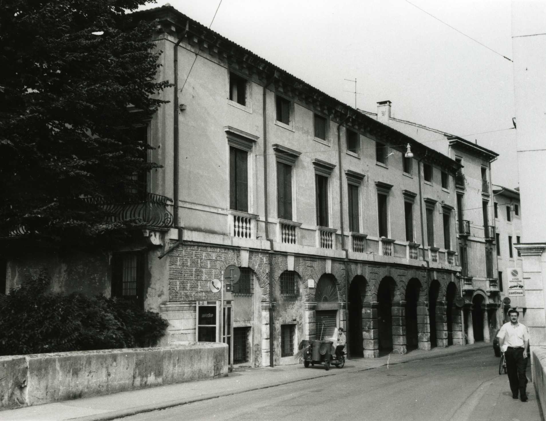 Palazzo Stecchini (palazzo, nobiliare) - Vicenza (VI)  (XVI, metà)
