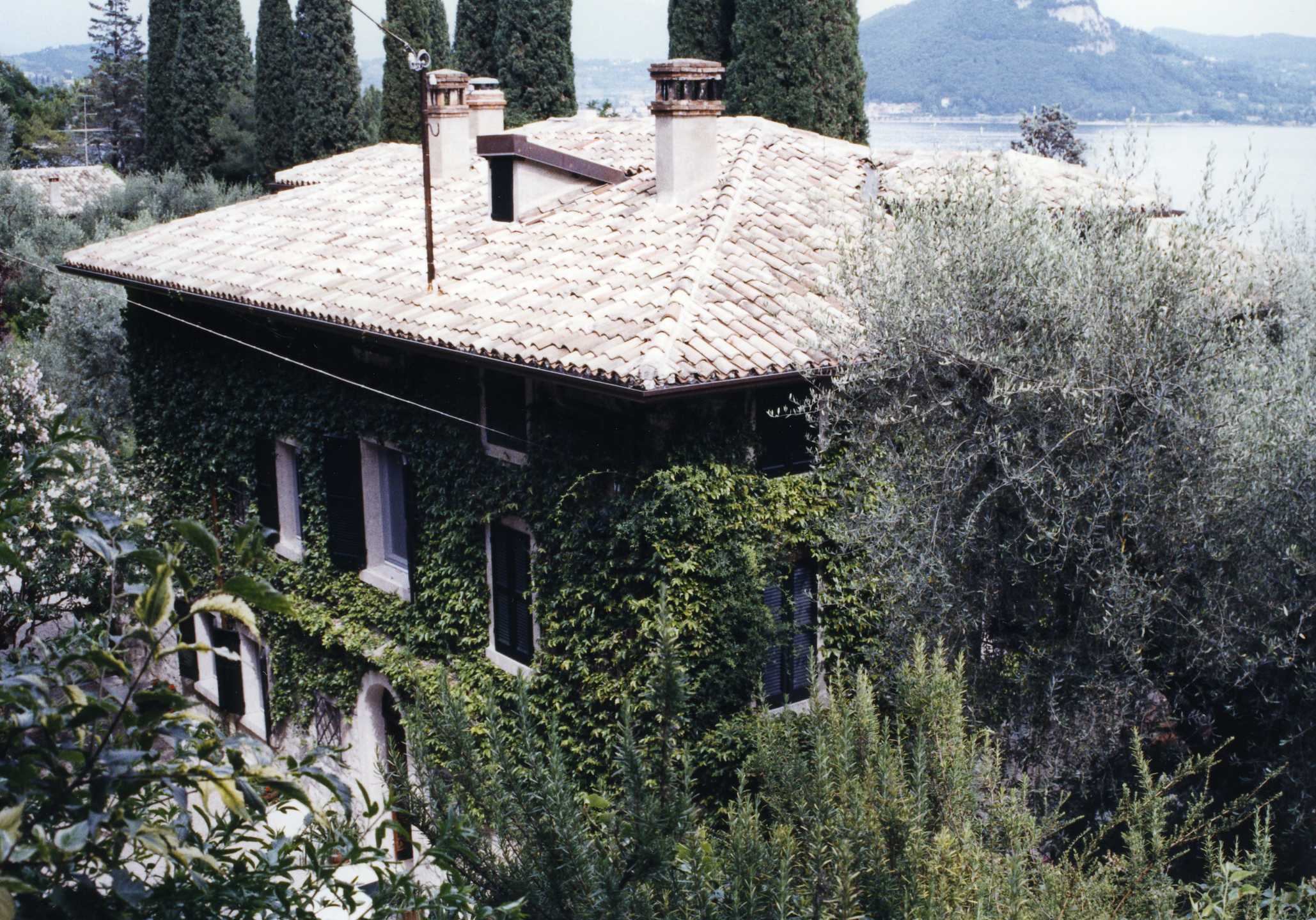 Villa Cometti ex Villa Murari (villa) - Garda (VR)  (XX)