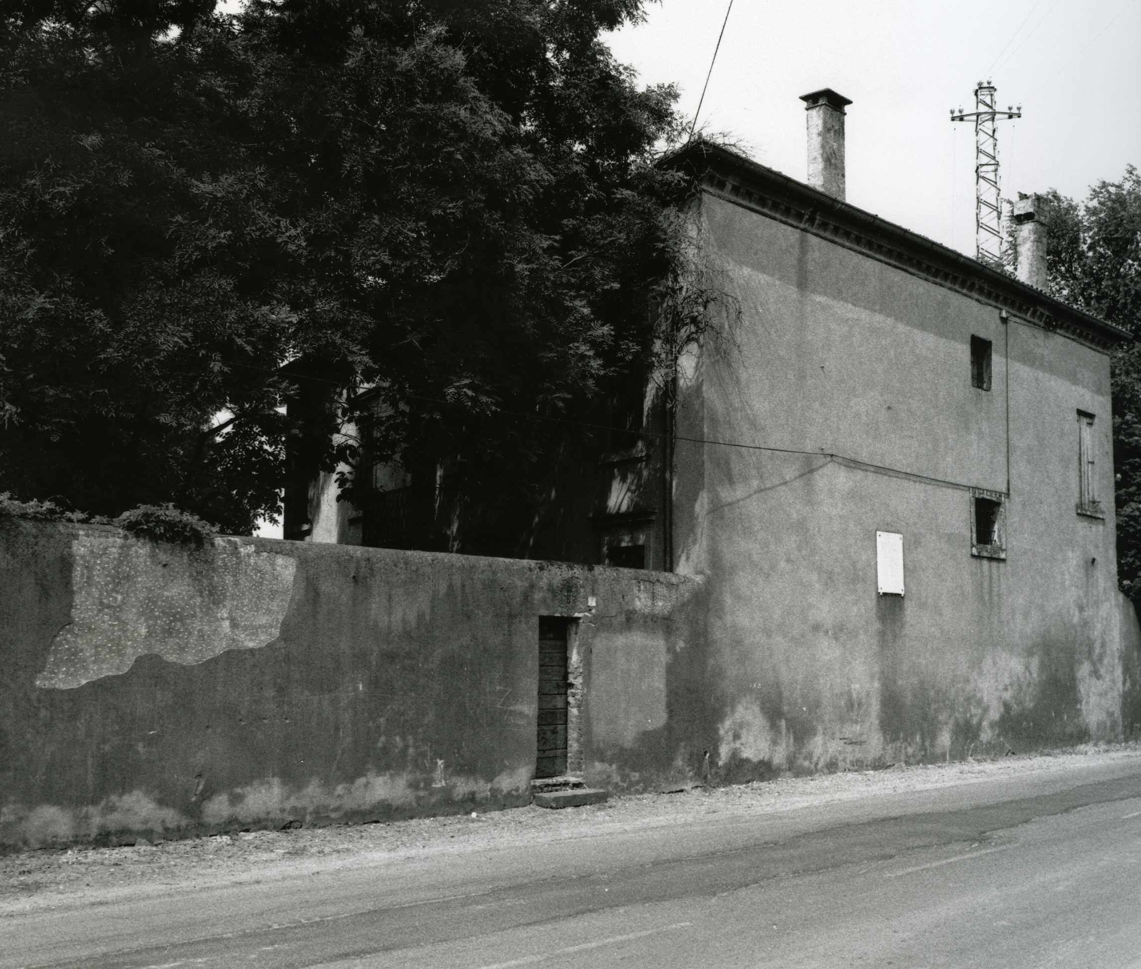 casa fiumi (casa padronale, padronale) - Roverchiara (VR)  (XVIII, inizio)